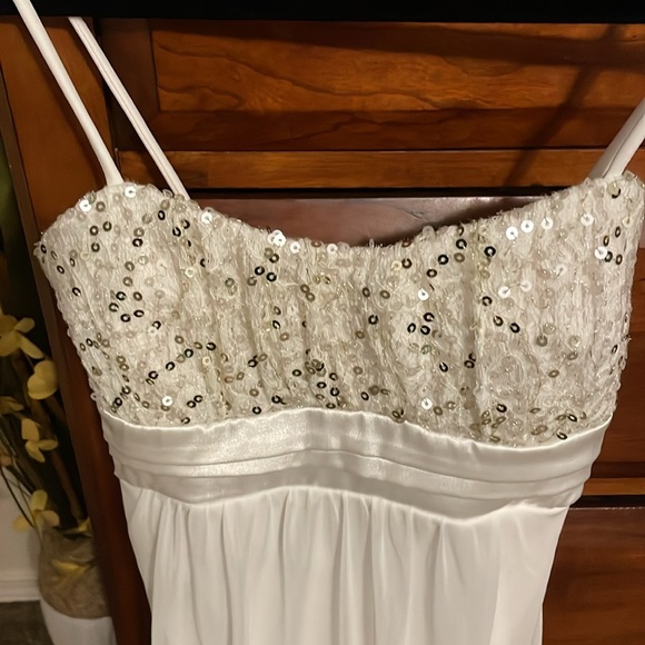 Prom Formal Dress - Picture 2 of 8